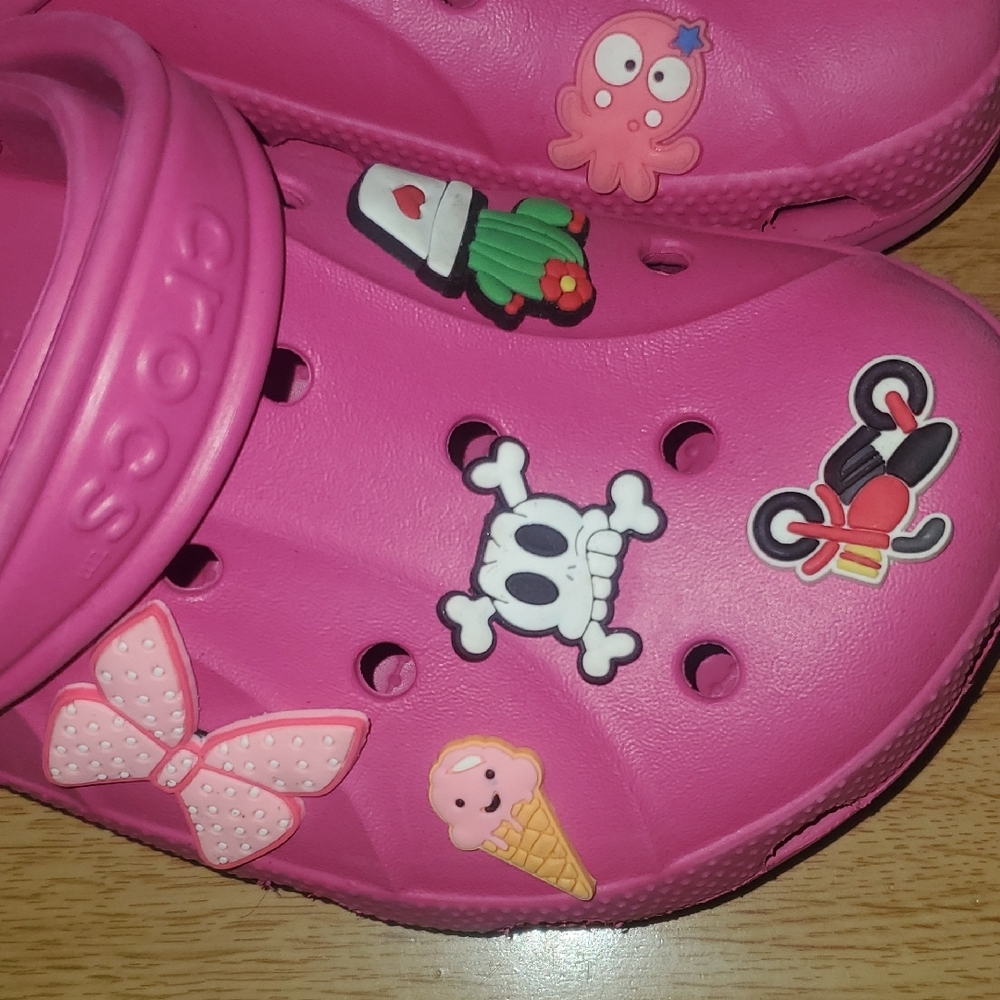 Unisex  Pink Crocs with Fun Charms - Picture 3 of 7